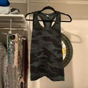 Athleta camo workout top